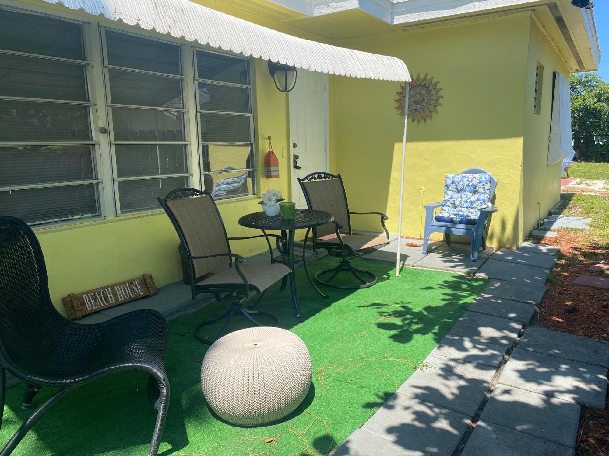 3 Bedroom House Fenced Backyard Private Patio Areas Grill Firepit Plenty Parking! Quick Access 10 Min To Beach Airport Delray West Palm Lake Worth Beach Εξωτερικό φωτογραφία